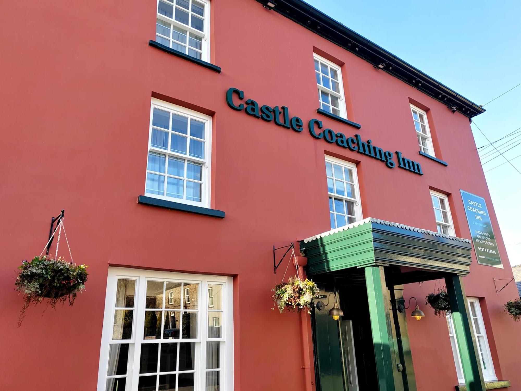 The Castle Coaching Inn Trecastle 外观 照片